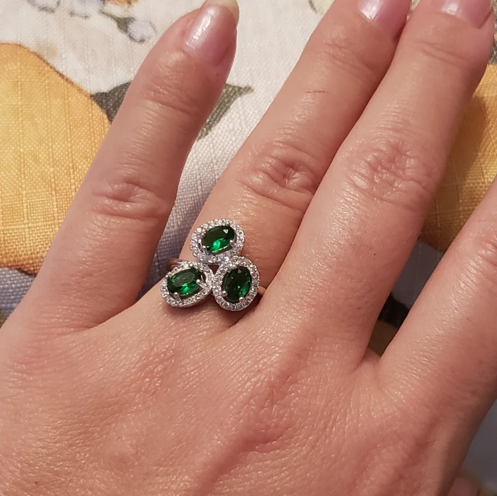 SIZE 7 RING - Picture 2 of 6